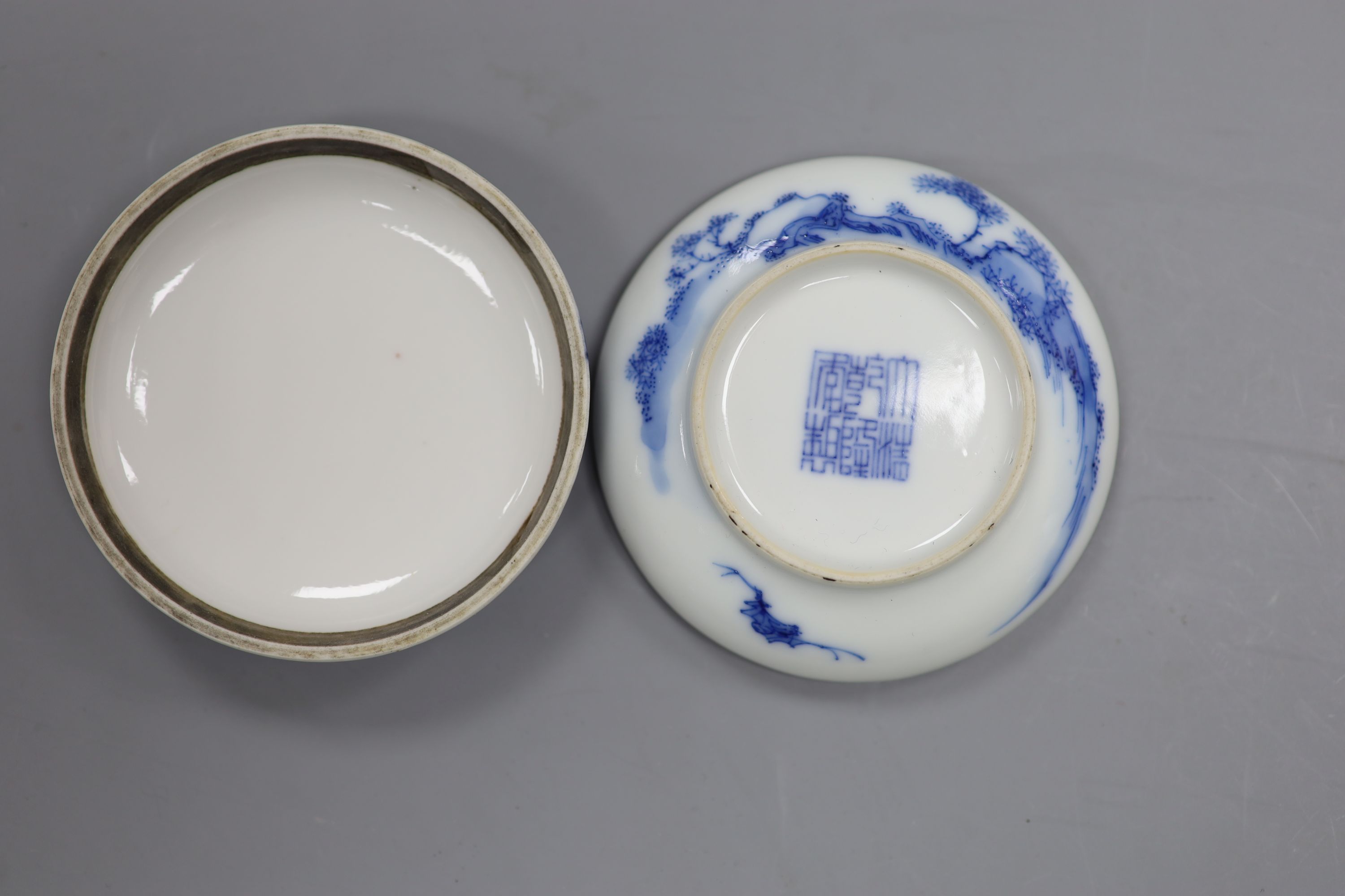 A late 19th century Chinese blue and white seal paste box, diameter 8.5cm, apocryphal Qianlong mark